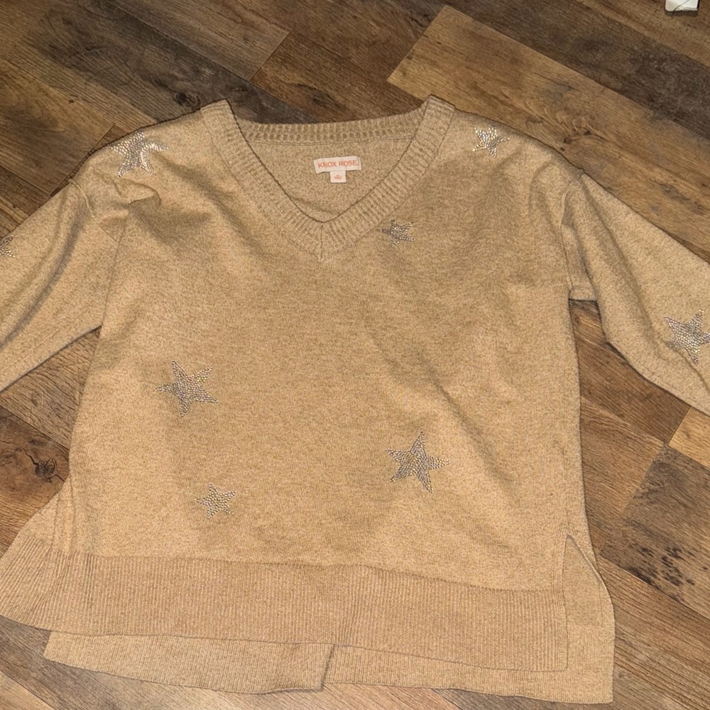 Knox Rose Tan V-Neck Sweater with Star Details size medium - Picture 6 of 6